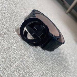 Mens 36in Black Gucci Belt. Worn once, new condition, no rips, stains, or marks